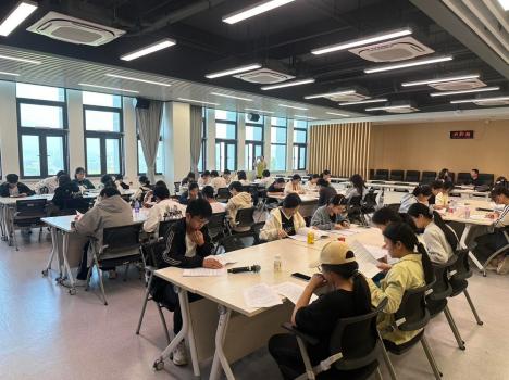 穿越历史烽烟，激扬青春壮志 深圳职业技术大学学生沉浸式体验红色情景剧本沙盘《巴黎和会》